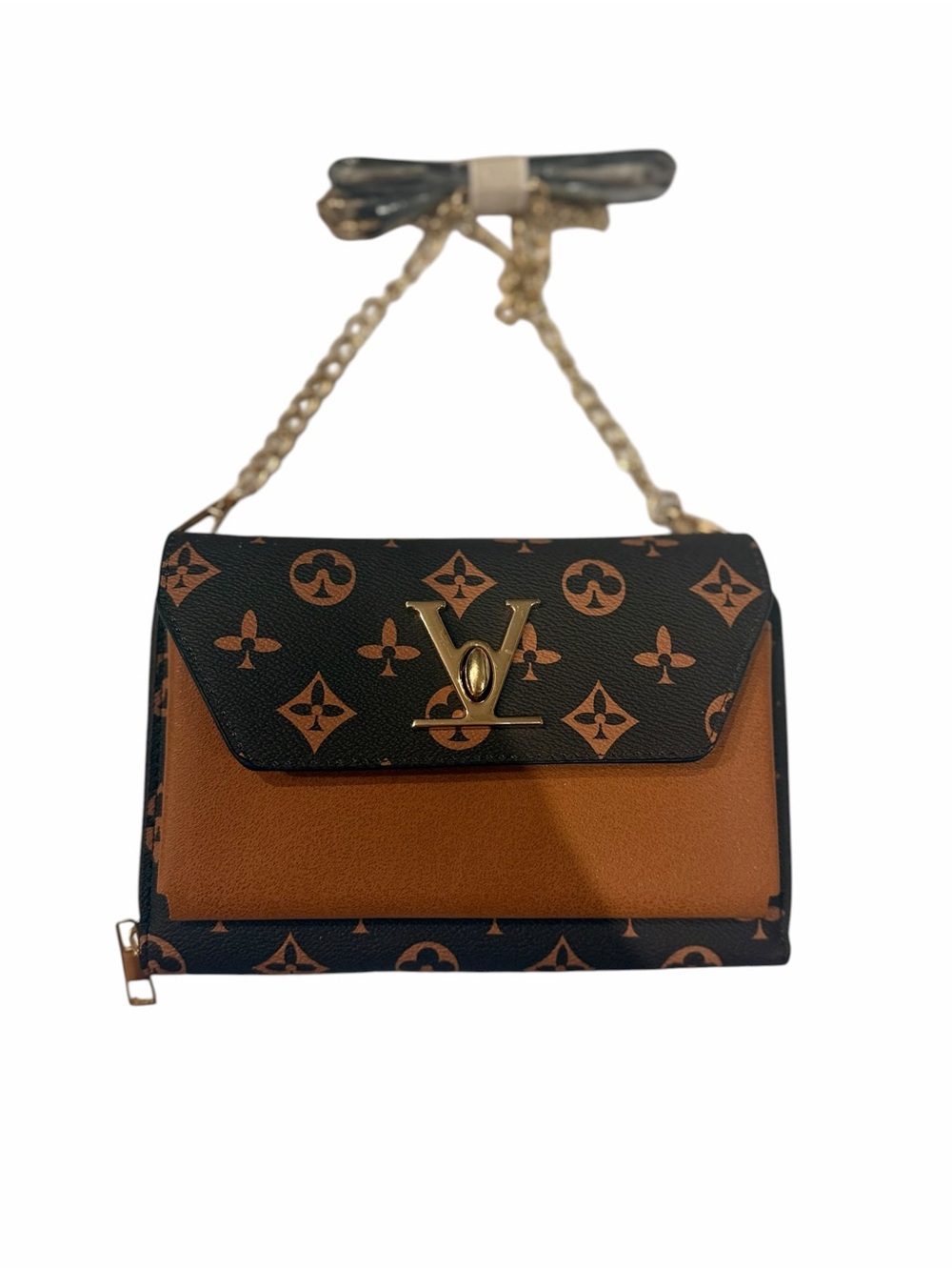 ✨✨Fun Monogram Crossbody Purse✨✨Gold Chain Strap & Hardware✨✨Brand New✨✨